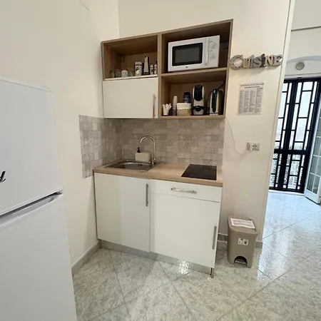 Newhouse Class 巴里