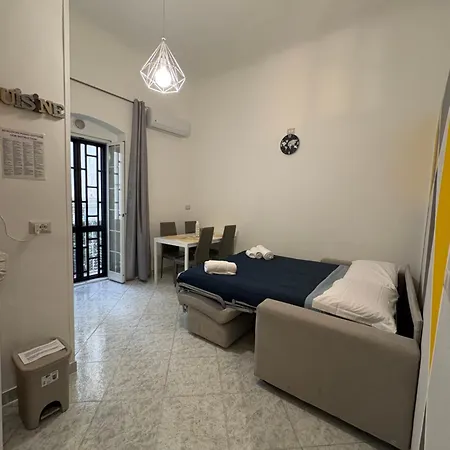 Newhouse Class * 巴里