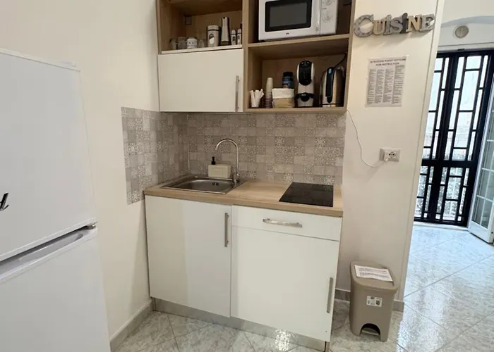 Newhouse Class Бари